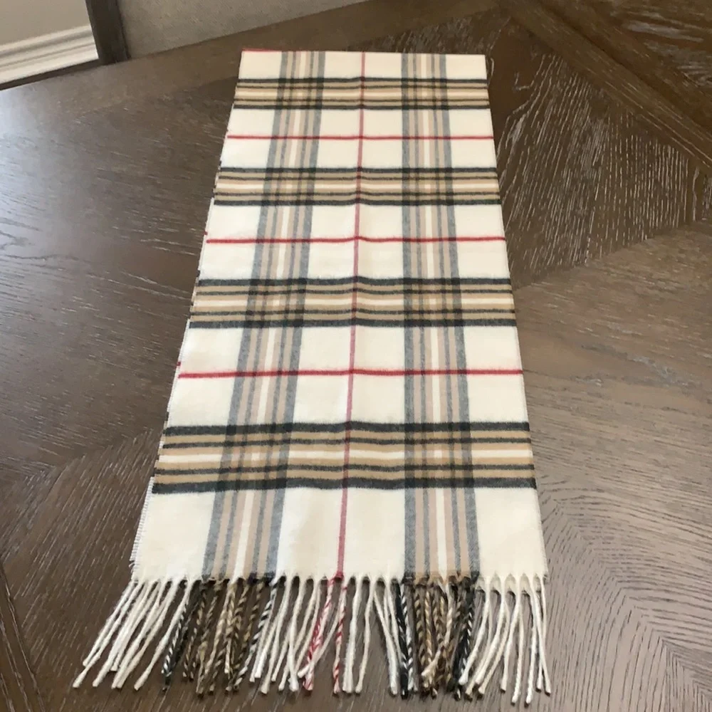 V.FRAAS cashmink red, blue, tan, cream plaid scarf